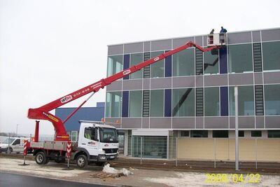 Höhenzugangstechnik bei Fassadenarbeiten